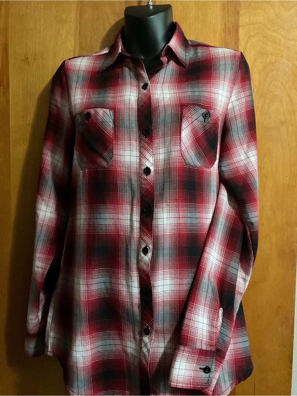 Hot Topic Red Plaid Button-Up Shirt
